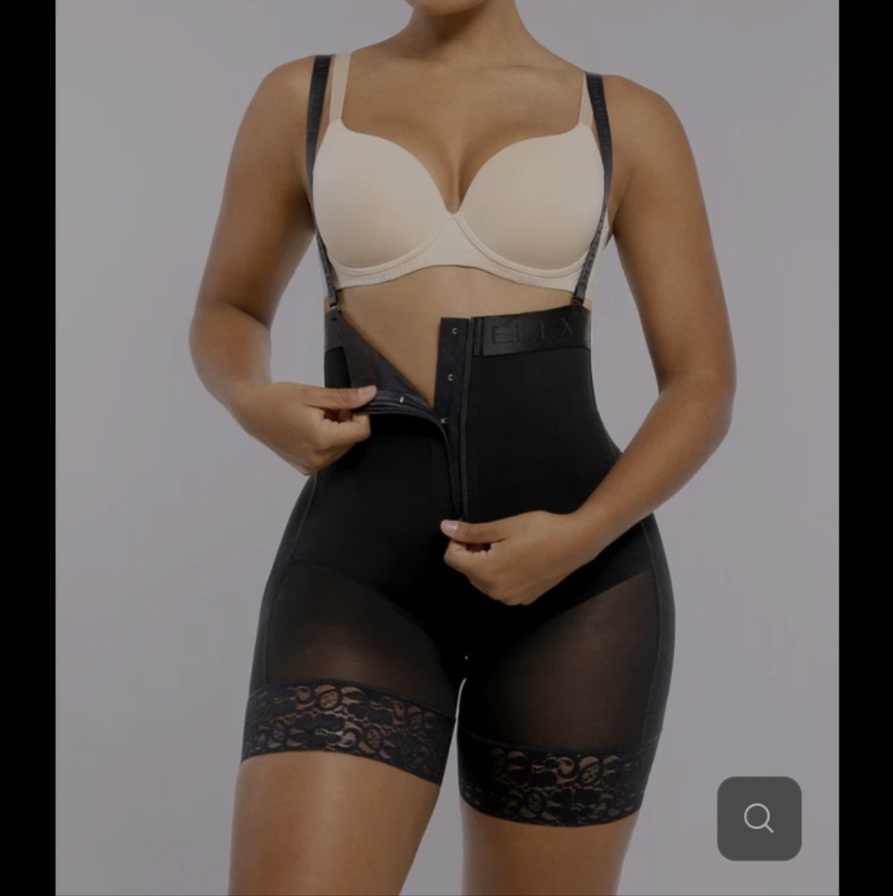Elegant Black Shapewear with Lace Detail